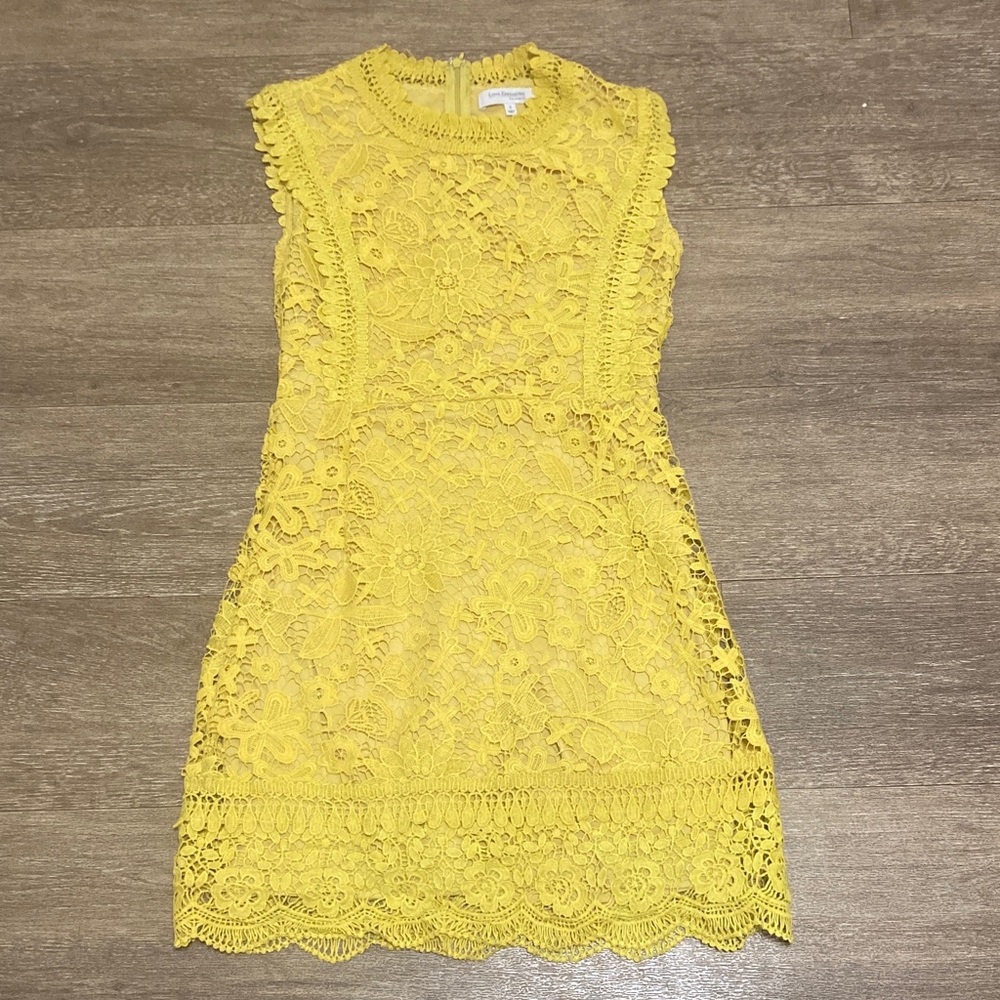 Chic Yellow Lace Mini Dress